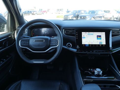 Used 2024 Jeep Wagoneer L 4WD image 21