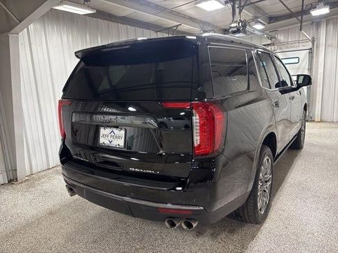 Used 2024 GMC Yukon Denali Ultimate AWD/4WD image 4