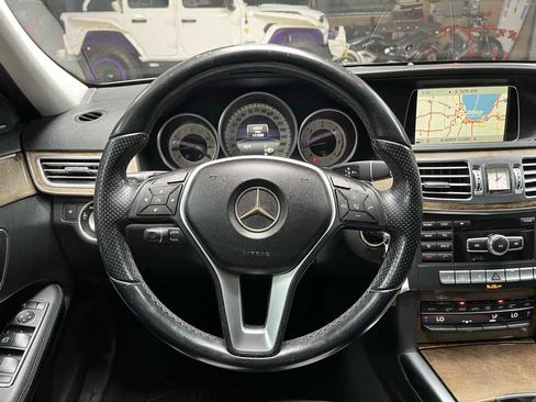 Used 2014 Mercedes-Benz E 250 BlueTEC 4MATIC Sedan image 12