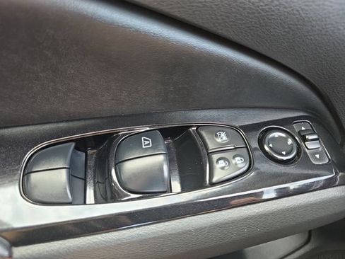 Used 2024 Nissan Altima 2.5 SR FWD image 29