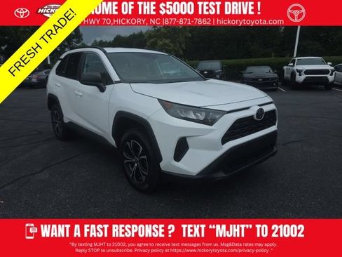 Used 2019 Toyota RAV4 LE FWD image 1