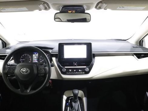 Used 2025 Toyota Corolla LE FWD image 14
