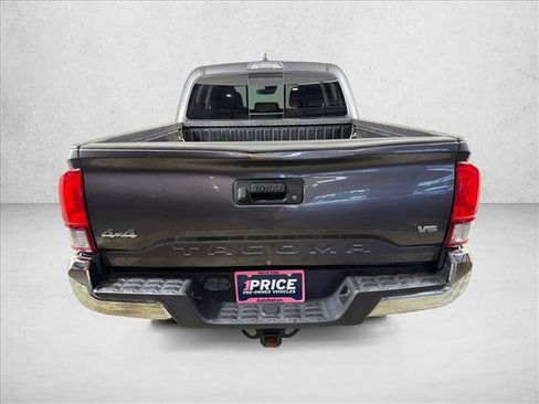Used 2021 Toyota Tacoma SR5 AWD/4WD image 4