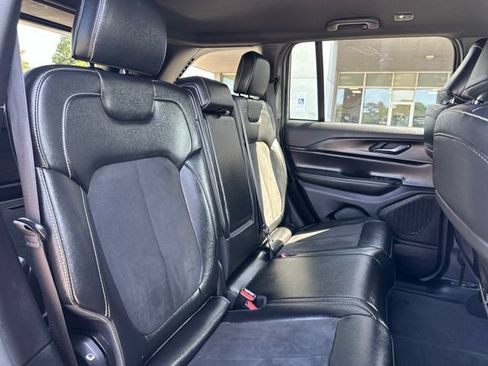 Certified 2024 Jeep Grand Cherokee Altitude AWD/4WD image 41