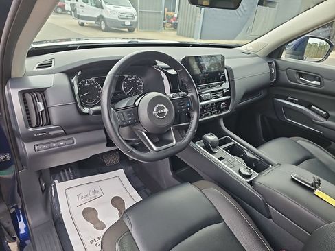 Used 2023 Nissan Pathfinder SL w/ SL Premium Package image 21