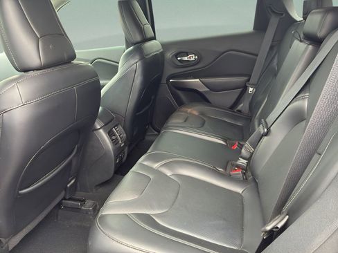 Used 2021 Jeep Cherokee Latitude Lux w/ Sun & Sound Group image 11