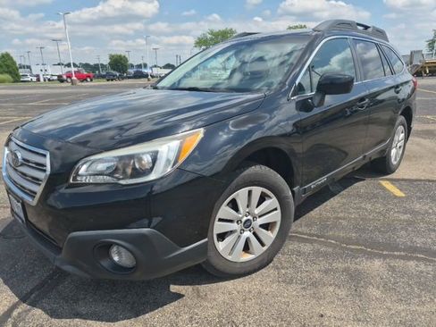 Used 2017 Subaru Outback 2.5i Premium w/ Popular Package #1 AWD/4WD image 2