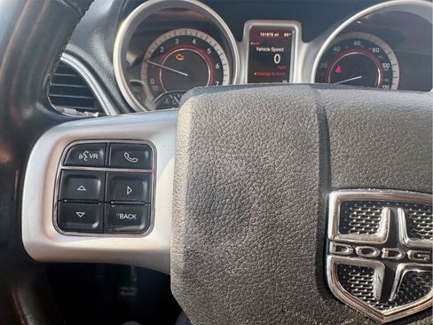 Used 2019 Dodge Journey SE w/ Connectivity Group FWD image 16