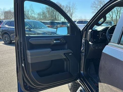Used 2024 Chevrolet Silverado 1500 ZR2 w/ Technology Package AWD/4WD image 8