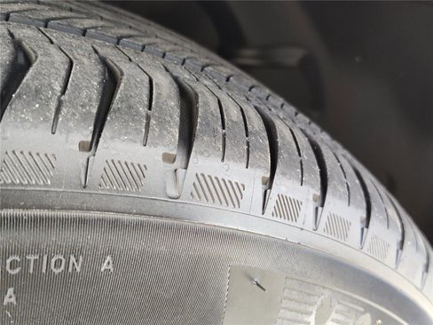 New 2025 Mercedes-Benz GLC 300 image 13