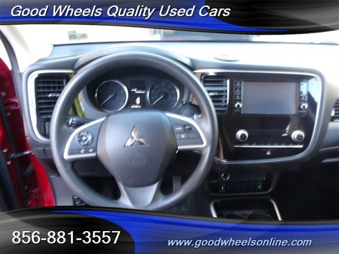 Used 2020 Mitsubishi Outlander ES image 15