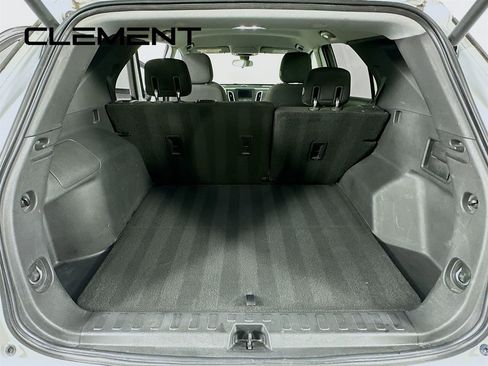 Used 2020 Chevrolet Equinox LT w/ Driver Convenience Package image 11