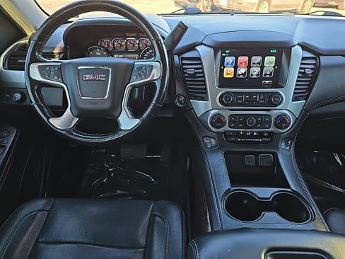 Used 2020 GMC Yukon XL SLT image 32