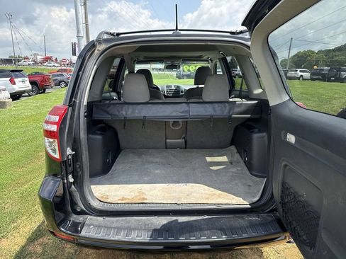 Used 2012 Toyota RAV4 4WD w/ Upgrade Value Pkg image 9