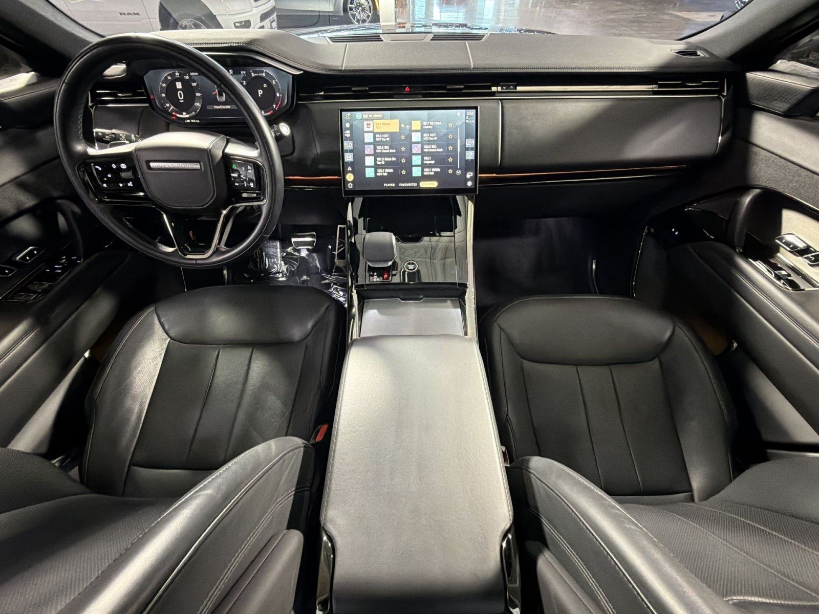 Used 2024 Land Rover Range Rover Sport Dynamic SE AWD/4WD image 33