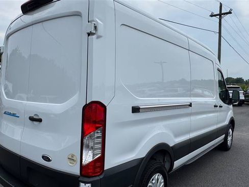 Used 2023 Ford E-Transit Medium Roof RWD image 26