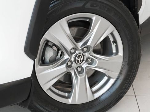 Used 2023 Toyota RAV4 XLE AWD/4WD image 2