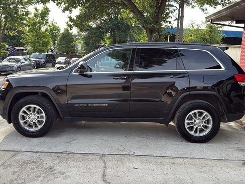 Used 2018 Jeep Grand Cherokee Laredo AWD/4WD image 8