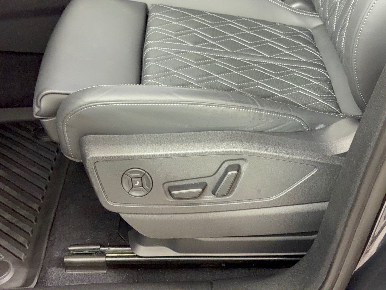 Used 2025 Audi SQ5 Premium Plus w/ Premium Plus Package AWD/4WD image 16