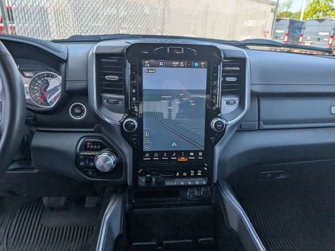 Used 2024 RAM 1500 Laramie AWD/4WD image 3