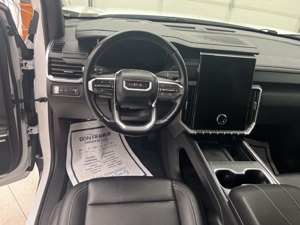 Used 2026 GMC Acadia Elevation w/ Elevation Premium Package FWD image 15