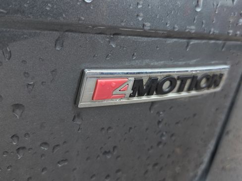 Used 2020 Volkswagen Tiguan SE image 17