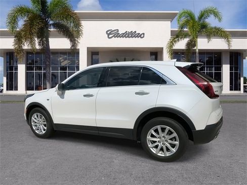 Certified 2023 Cadillac XT4 Luxury w/ Cold Weather Package image 10