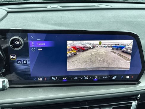 New 2026 Chevrolet Traverse LT image 19