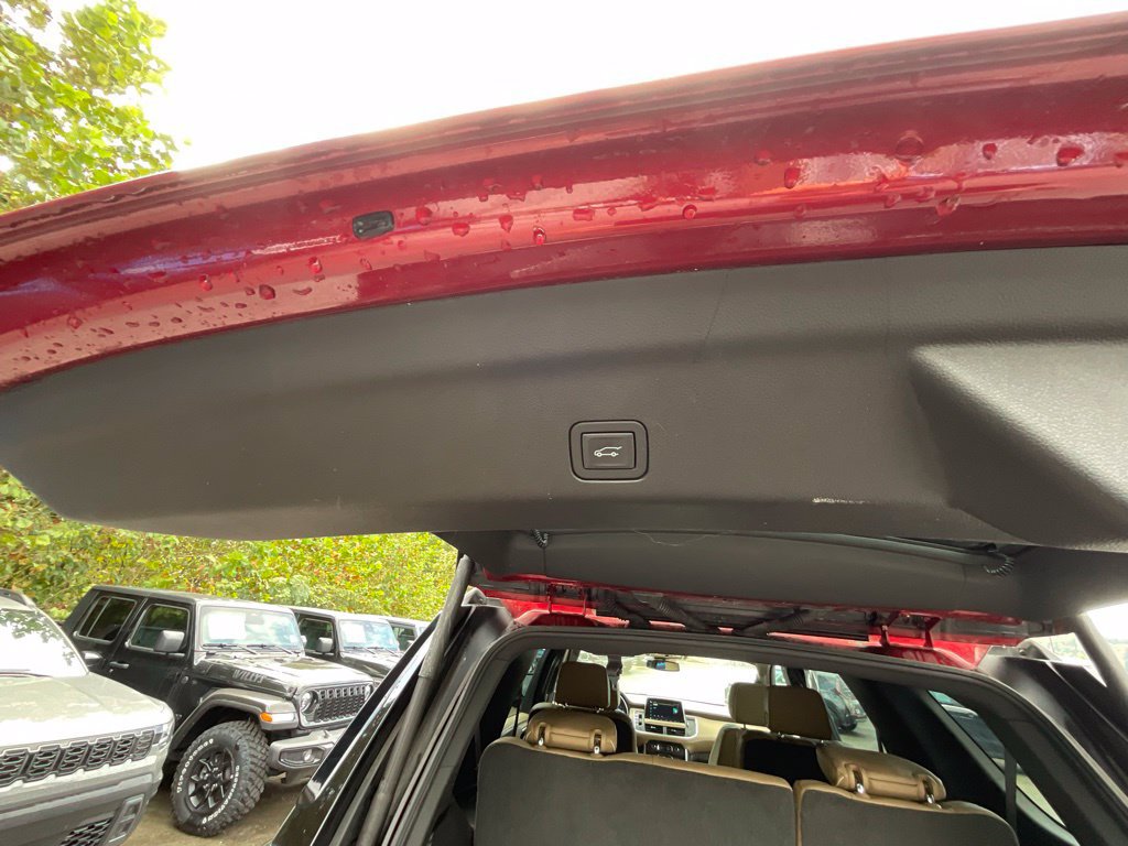 Used 2023 Chevrolet Tahoe Premier AWD/4WD image 28