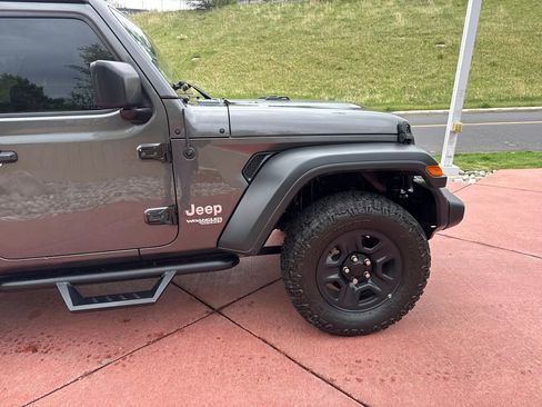 Used 2019 Jeep Wrangler Sport AWD/4WD image 27