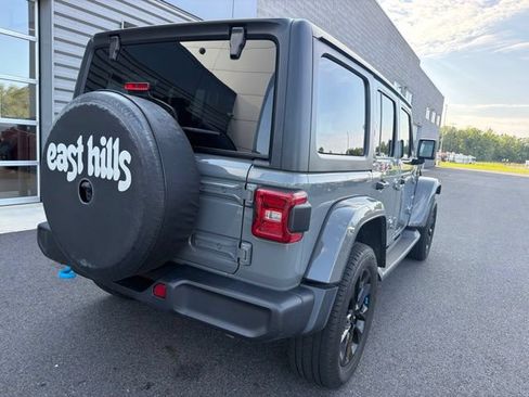 Used 2023 Jeep Wrangler Unlimited Sahara w/ Cold Weather Group AWD/4WD image 7