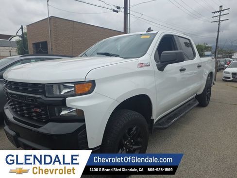 Used 2020 Chevrolet Silverado 1500 Custom Trail Boss w/ Custom Convenience Package AWD/4WD image 2