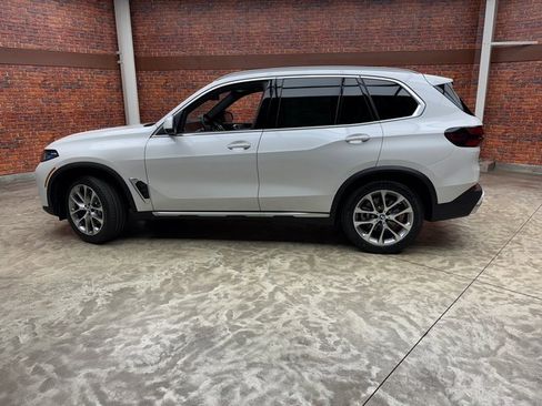 Used 2026 BMW X5 xDrive40i image 2