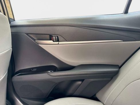 Used 2026 Toyota Camry SE w/ Convenience Package image 12