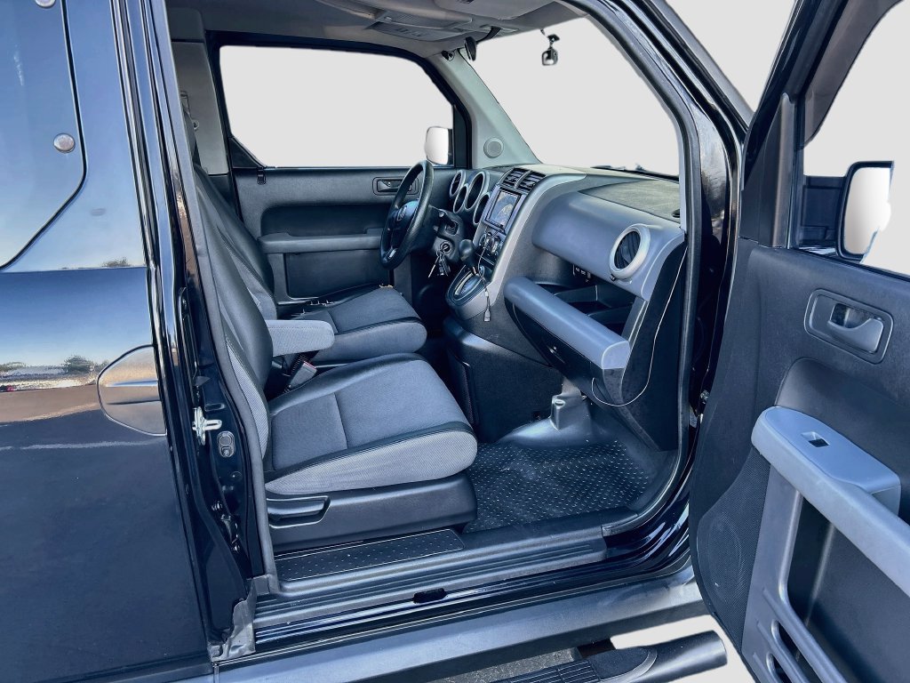 Used 2005 Honda Element EX image 25