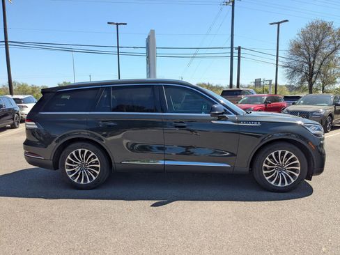Used 2022 Lincoln Aviator Reserve image 2