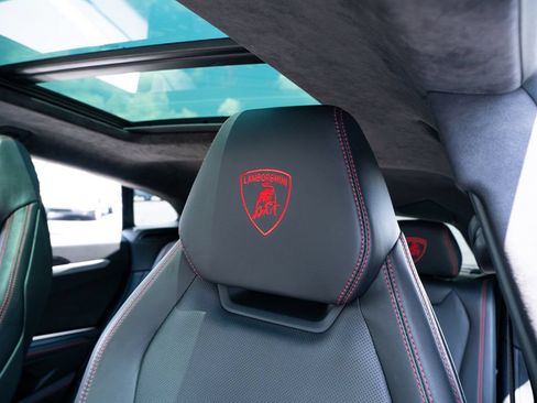 Used 2021 Lamborghini Urus AWD/4WD image 34