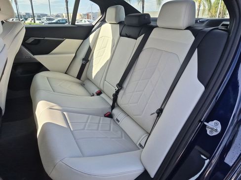 New 2027 BMW i5 eDrive40 w/ M Sport Package RWD image 31