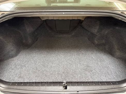 Used 2010 Mitsubishi Galant ES image 16