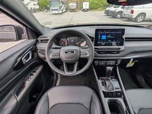 New 2025 Jeep Compass Latitude w/ Sun & Sound Group image 12