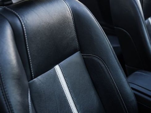 Used 2010 Ford Mustang GT Premium image 16