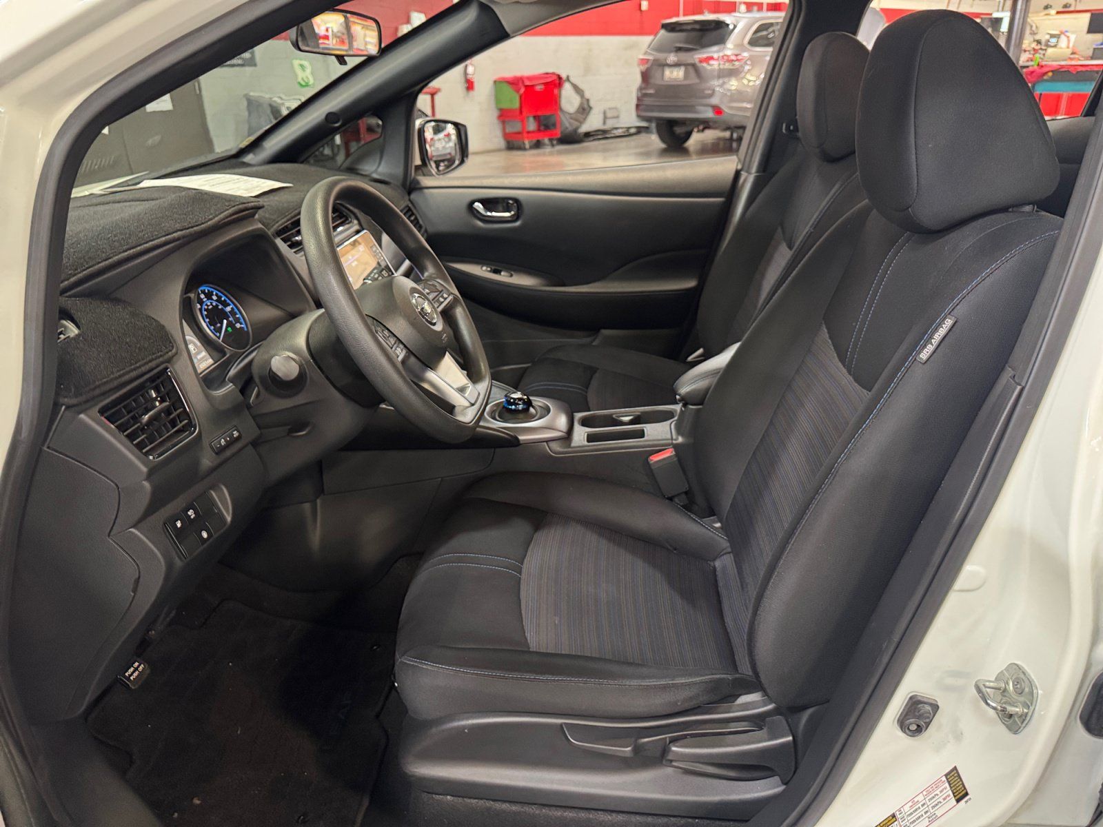 Used 2022 Nissan Leaf S FWD image 14