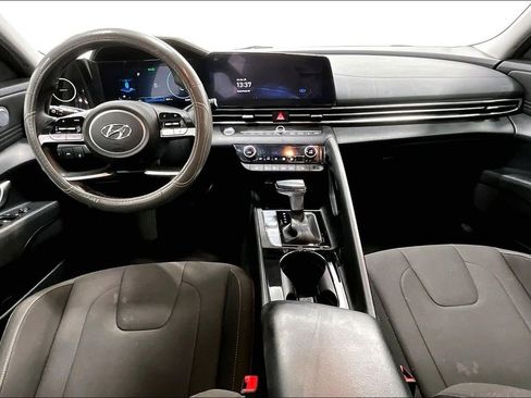 Used 2023 Hyundai Elantra SEL w/ Convenience Package image 18