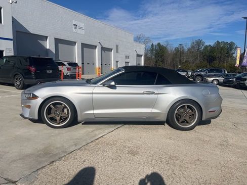 Used 2019 Ford Mustang Premium image 5