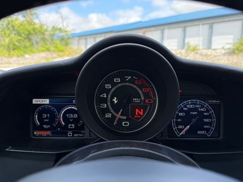 Used 2019 Ferrari 488 Spider RWD image 16