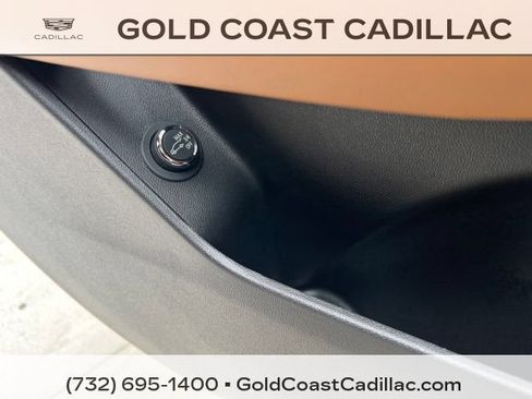 Certified 2025 Cadillac XT5 Premium Luxury w/ LPO, Floor Liner Package AWD/4WD image 17