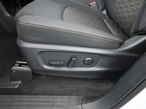 Certified 2025 Nissan Pathfinder SV FWD image 10