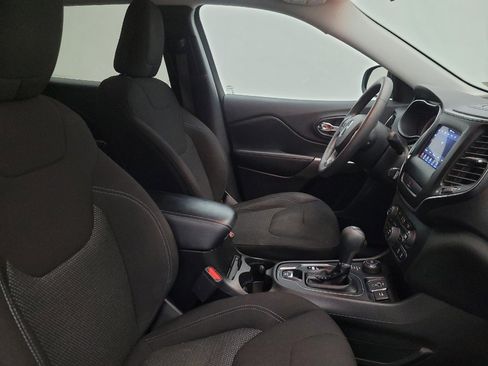 Used 2019 Jeep Cherokee Latitude w/ Popular Appearance Group image 21