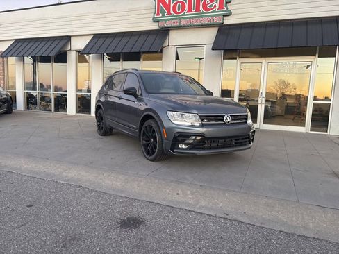 Used 2021 Volkswagen Tiguan SE R-Line image 3