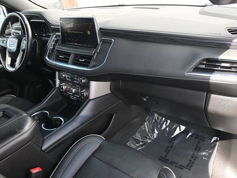 Used 2022 GMC Yukon SLT w/ SLT Luxury Package image 10